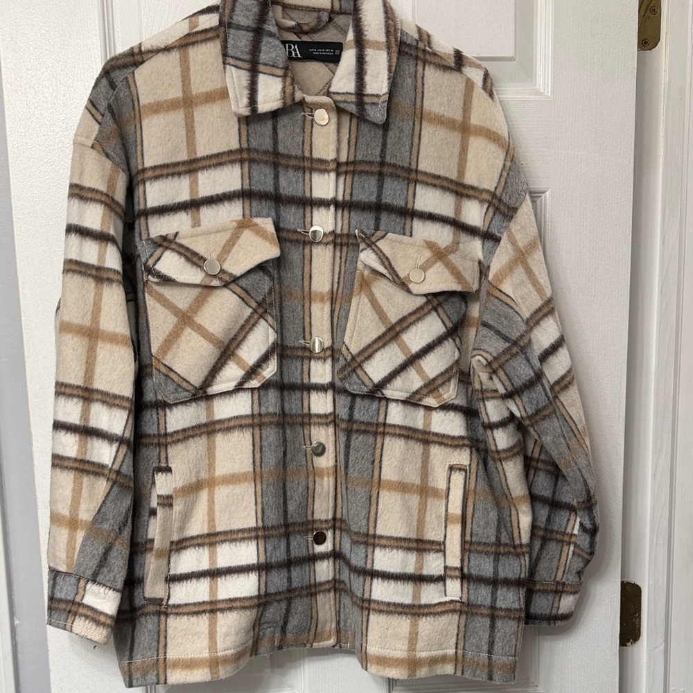Women’s M Zara Cream and Tan Plaid Jacket